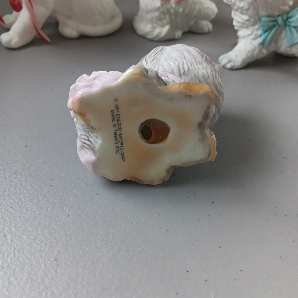 6‎ White Porcelain Ceramic Kitty Cat with Heart & Flower Neck Bow Vintage MCM